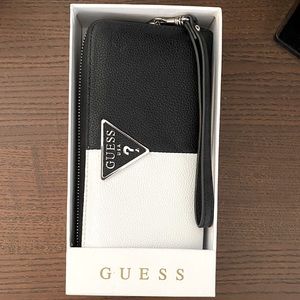 GUESS Black/White Boxed Zip-around Wallet